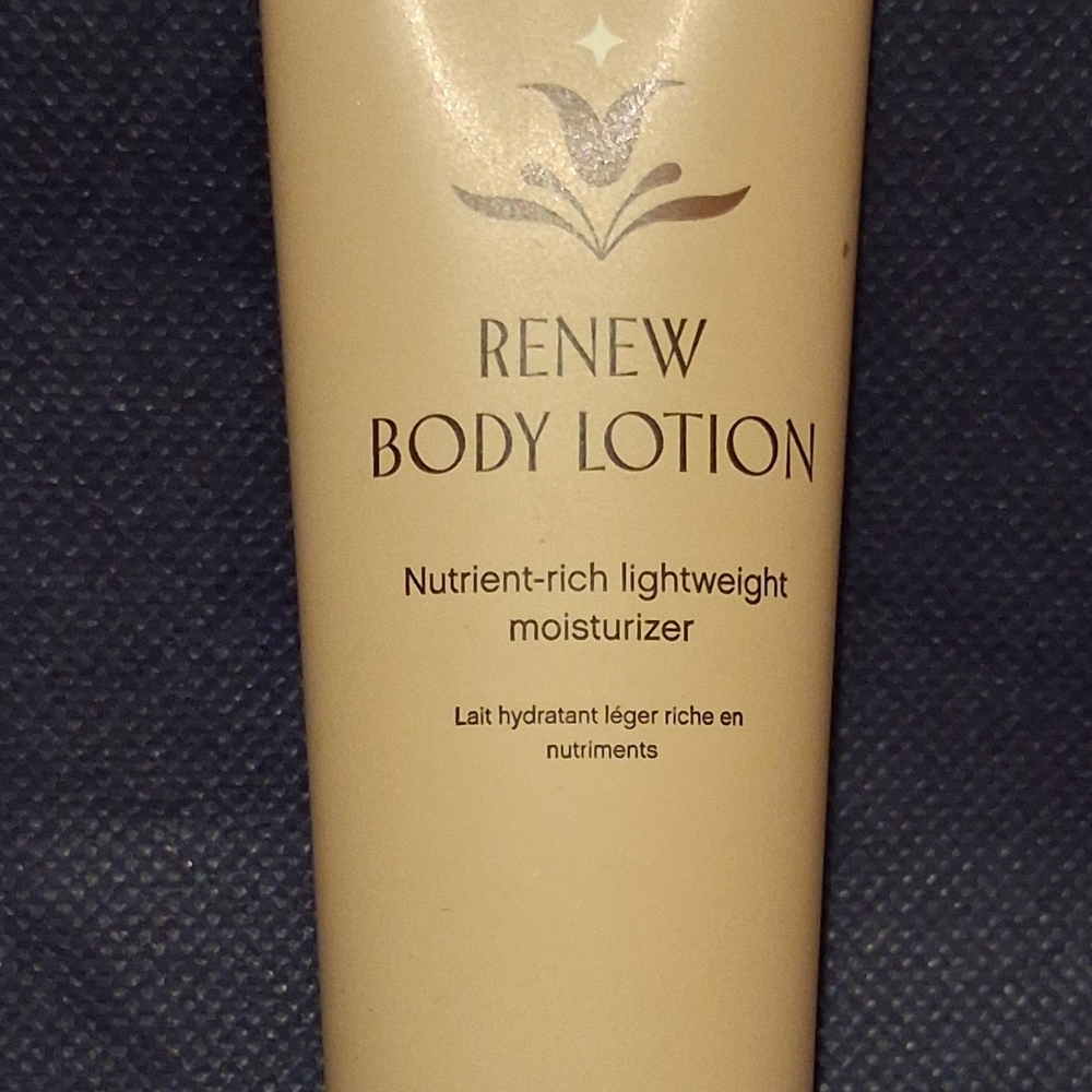Renew Body Lotion Lightweight Moisturizer — Cream